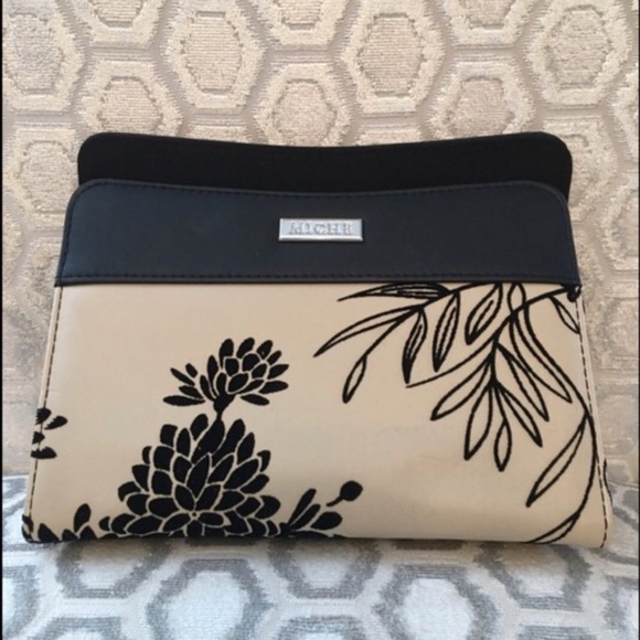 Nwt Miche Red “Liz” collection petite purse shell. 8.”5 x 6.5” - Picture 3 of 7